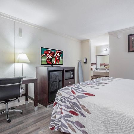 Red Roof Inn Форрест-Сити Экстерьер фото