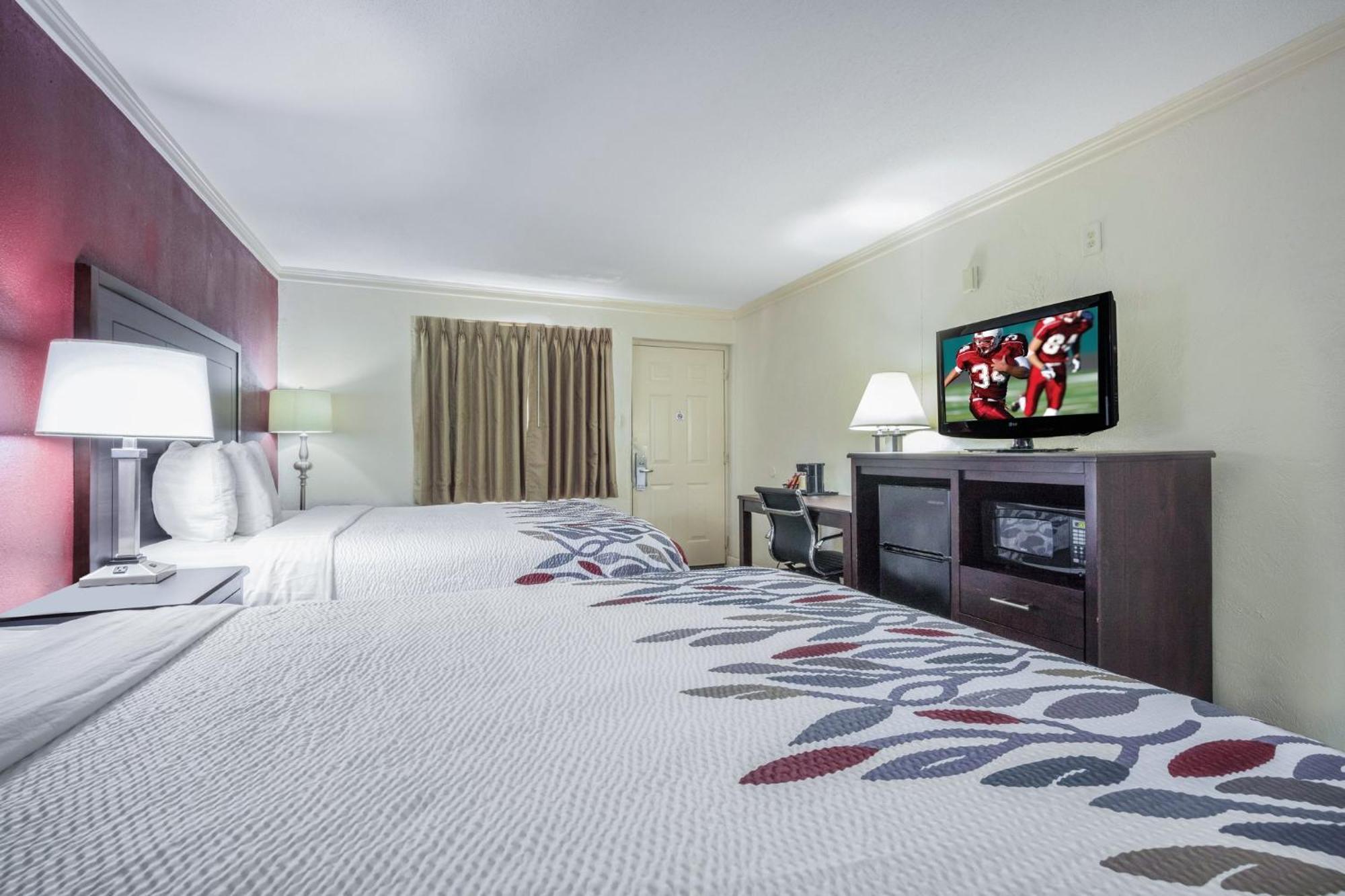 Red Roof Inn Форрест-Сити Экстерьер фото