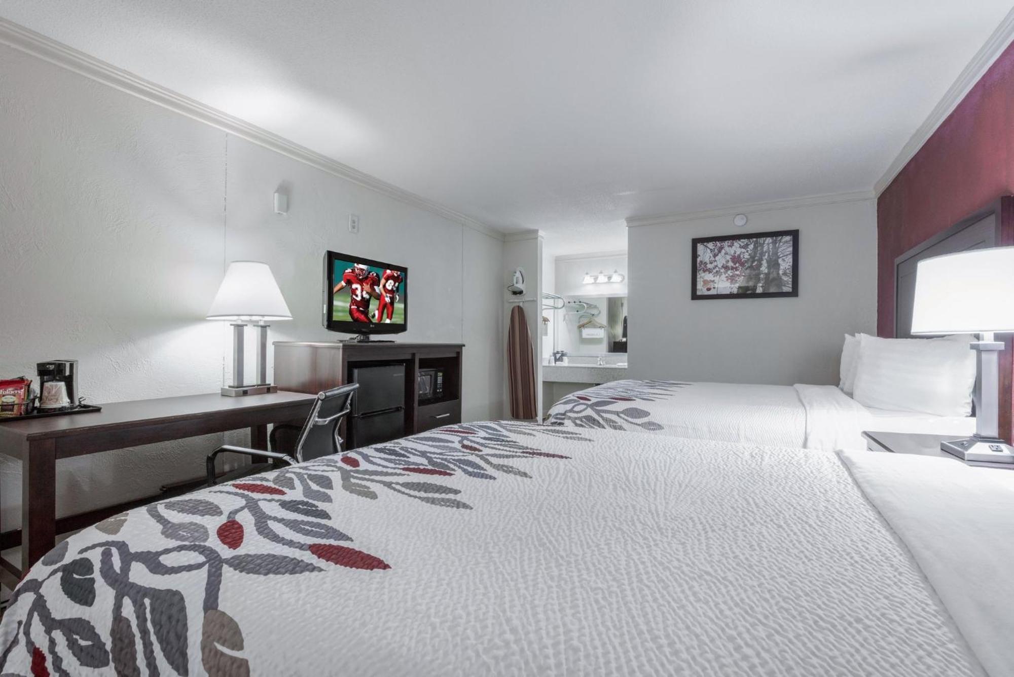 Red Roof Inn Форрест-Сити Экстерьер фото