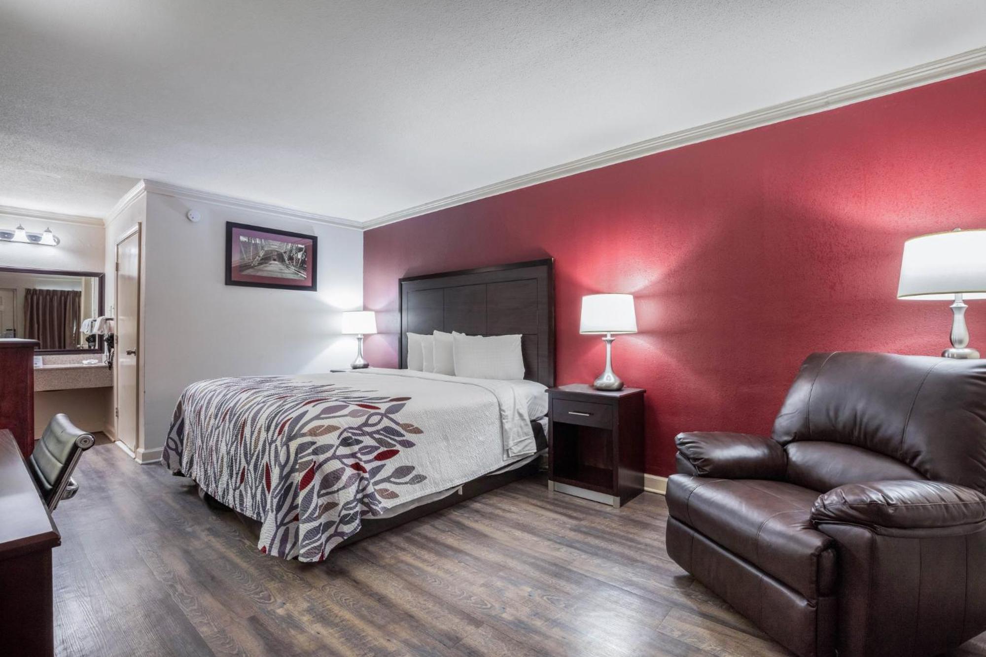 Red Roof Inn Форрест-Сити Экстерьер фото