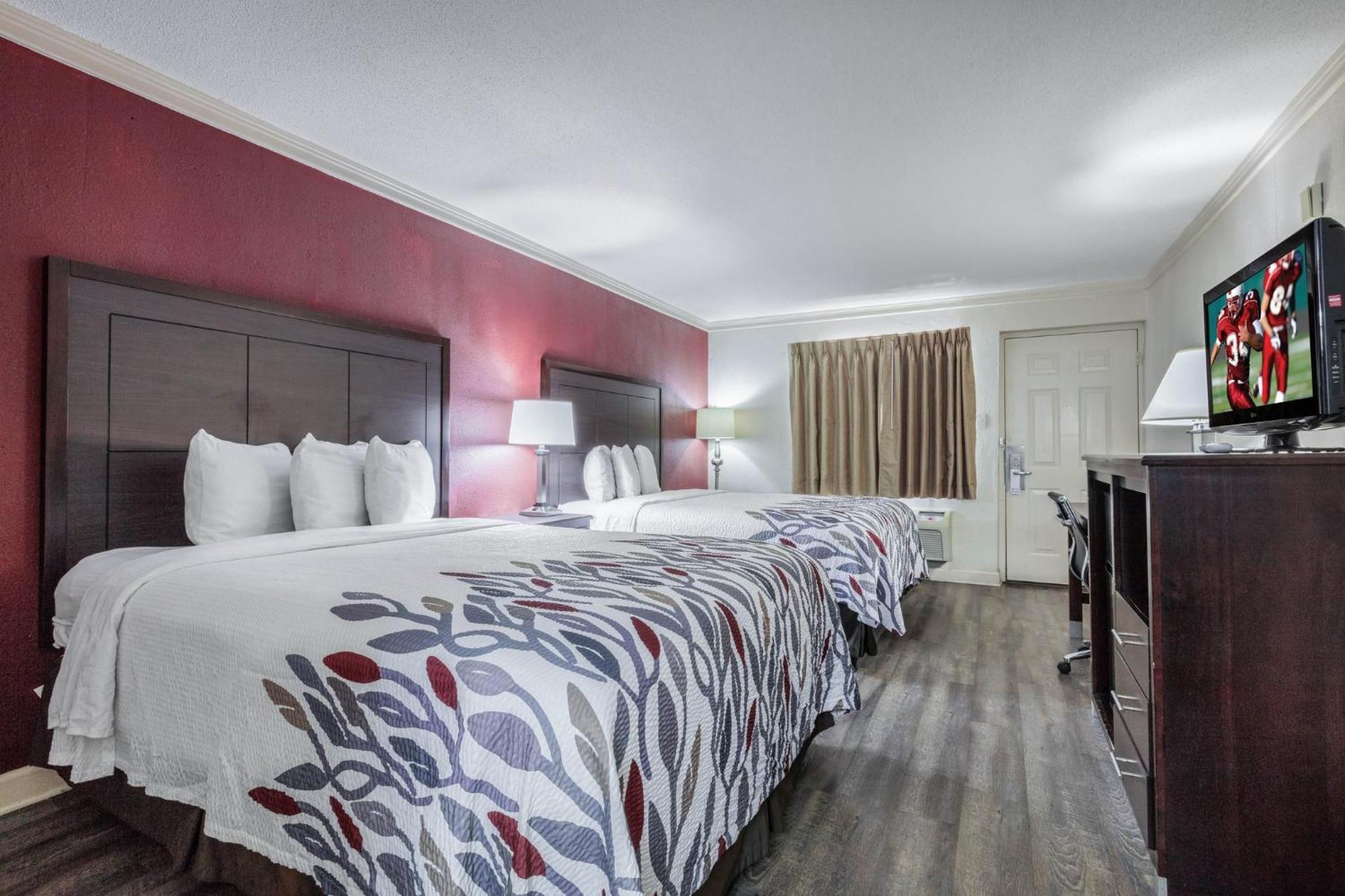 Red Roof Inn Форрест-Сити Экстерьер фото